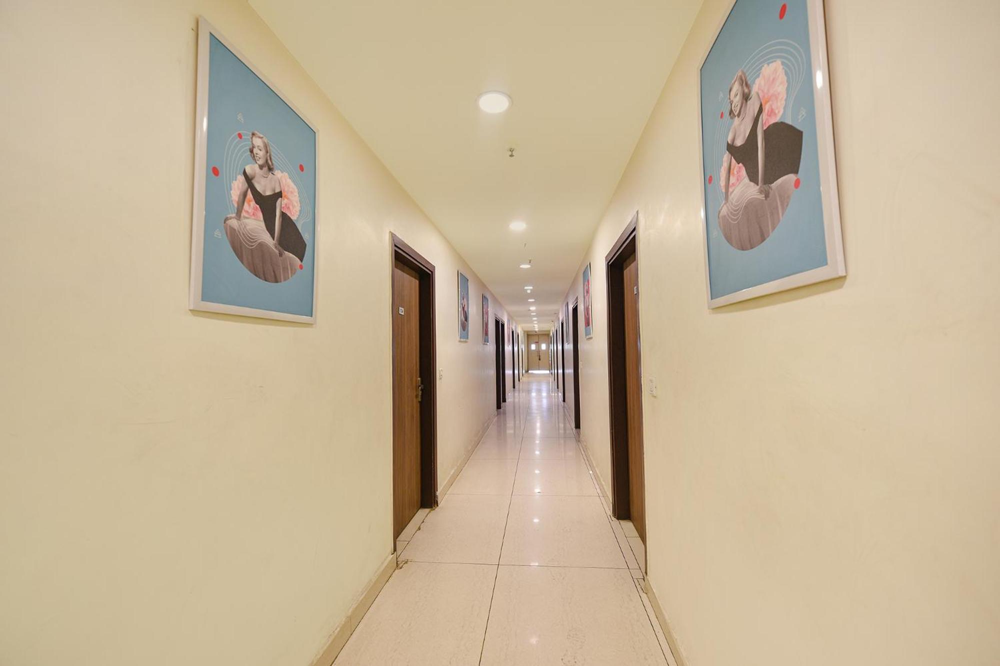 Fabexpress Seven Heaven Hotel New Delhi